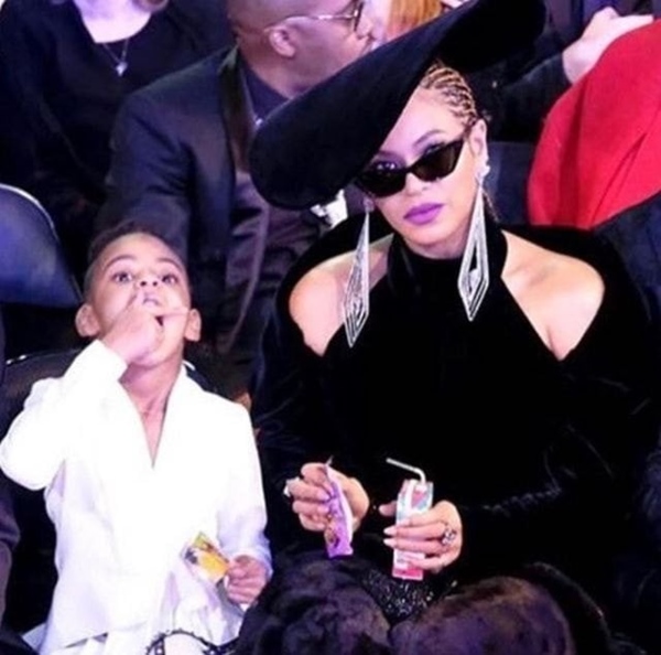 Cuộc sống thực tế đầy khắc nghiệt” của dàn sao hạng A Hollywood khi ở nhà chăm con-4