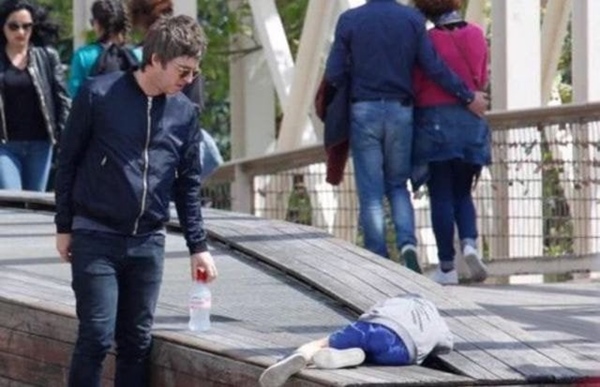 Cuộc sống thực tế đầy khắc nghiệt” của dàn sao hạng A Hollywood khi ở nhà chăm con-5