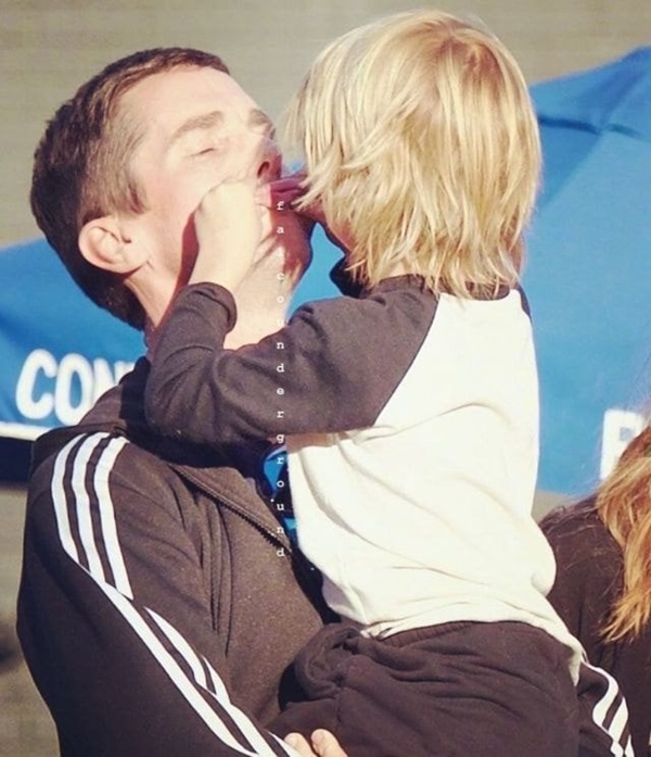 Cuộc sống thực tế đầy khắc nghiệt” của dàn sao hạng A Hollywood khi ở nhà chăm con-16