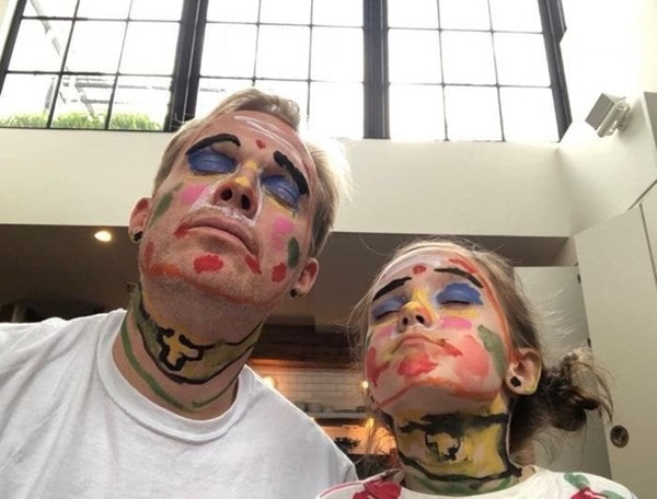 Cuộc sống thực tế đầy khắc nghiệt” của dàn sao hạng A Hollywood khi ở nhà chăm con-17