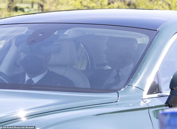 Các thành viên Hoàng gia Anh lần lượt xuất hiện, di chuyển đến nơi tổ chức tang lễ của Hoàng tế Philip-4