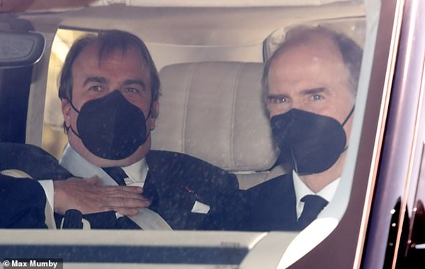 Các thành viên Hoàng gia Anh lần lượt xuất hiện, di chuyển đến nơi tổ chức tang lễ của Hoàng tế Philip-6