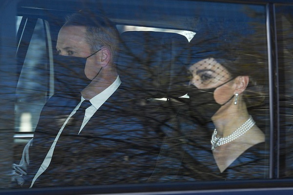 Tiết lộ lý do thực sự khiến 2 anh em Harry nói chuyện với nhau sau tang lễ ông nội và yêu cầu đặc biệt của Hoàng tử William-3