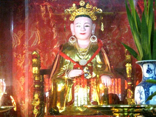 Nữ hoàng đế duy nhất của Việt Nam và chuyện tình bi kịch: Phải nhường ngôi cho chồng khi 7 tuổi, không thể sinh con nên chồng cưới chị dâu đang mang thai làm Hậu!-4