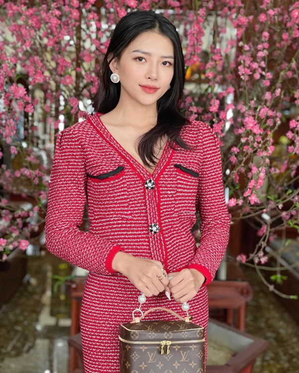 Vợ của Phan Mạnh Quỳnh: Style chẳng khác gì tiểu thư thứ thiệt, sở hữu cả BST túi hàng hiệu cả trăm triệu đồng-10