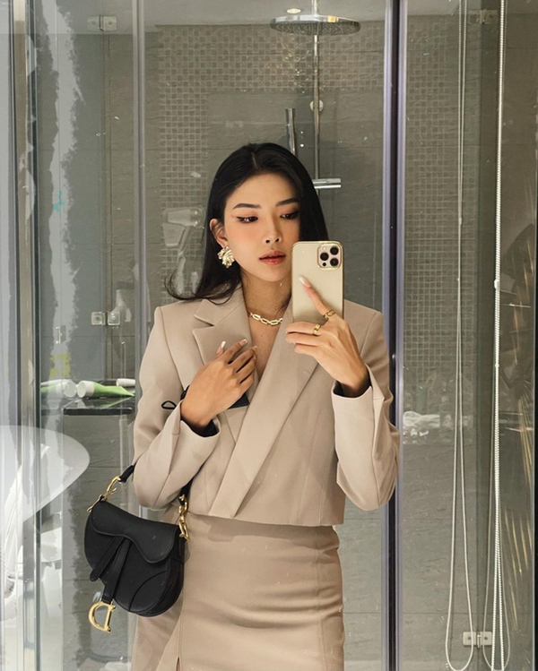 Vợ của Phan Mạnh Quỳnh: Style chẳng khác gì tiểu thư thứ thiệt, sở hữu cả BST túi hàng hiệu cả trăm triệu đồng-13