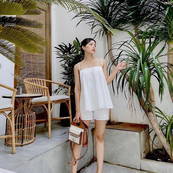 Vợ của Phan Mạnh Quỳnh: Style chẳng khác gì tiểu thư thứ thiệt, sở hữu cả BST túi hàng hiệu cả trăm triệu đồng-18