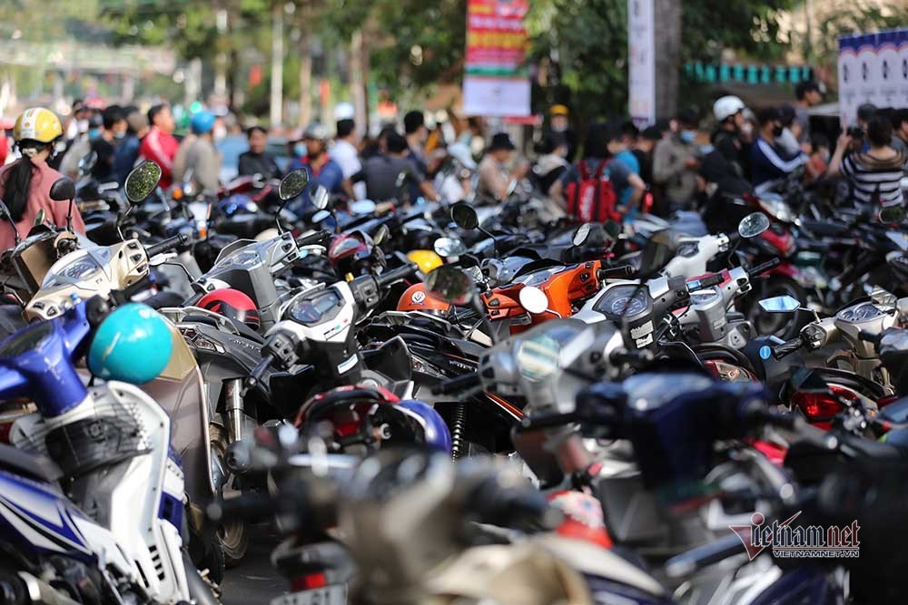 Vé xem Công Phượng đấu Quang Hải: Cháy và giá tăng không tưởng-7