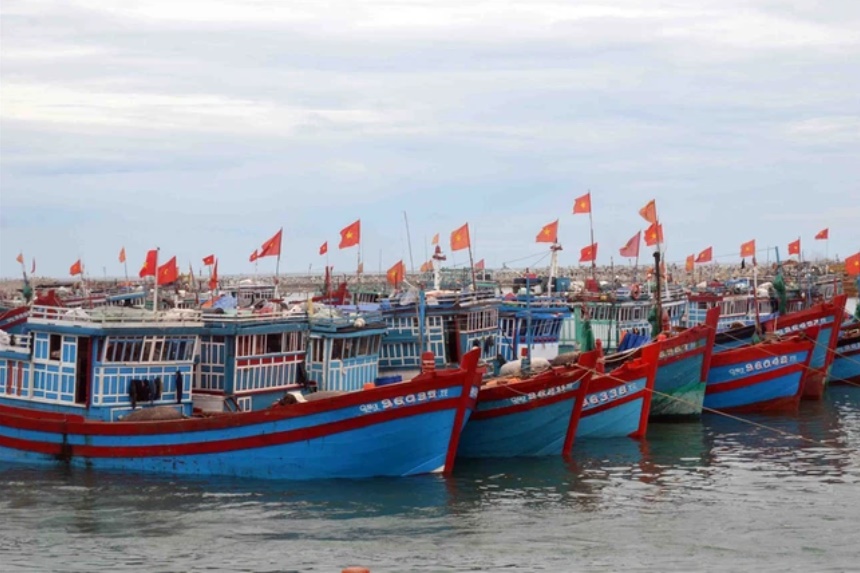 Siêu bão Surigae cấp 17 đang quần thảo trên biển Philippines thay đổi hướng đi, nguy cơ ảnh hưởng trực tiếp tới biển Đông-2