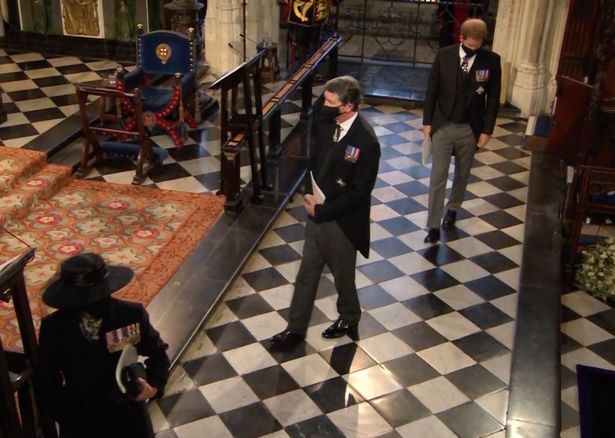 Đằng sau khoảnh khắc trò chuyện thoải mái với anh trai là nỗi bồn chồn, sự cô độc không thể chia sẻ cùng ai của Hoàng tử Harry-5