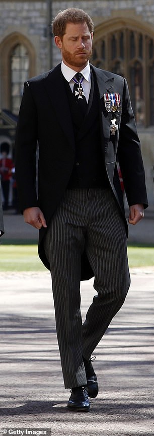 Đằng sau khoảnh khắc trò chuyện thoải mái với anh trai là nỗi bồn chồn, sự cô độc không thể chia sẻ cùng ai của Hoàng tử Harry-8