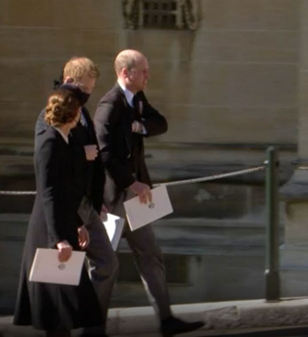 Tiết lộ nội dung cuộc trò chuyện hàn gắn giữa Hoàng tử William và em trai Harry, Meghan lên tiếng ăn theo-1