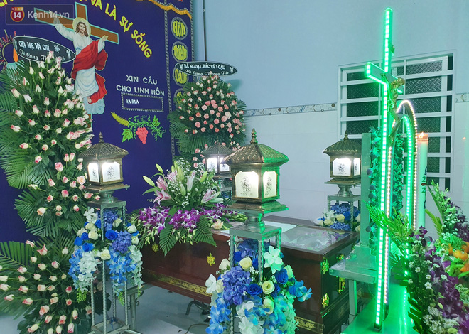 Quặn lòng đám tang bé gái 5 tuổi nghi bị hiếp dâm: Nó gọi điện hỏi ba về chưa, giờ ba về mà nó nằm đó lạnh lẽo...-2