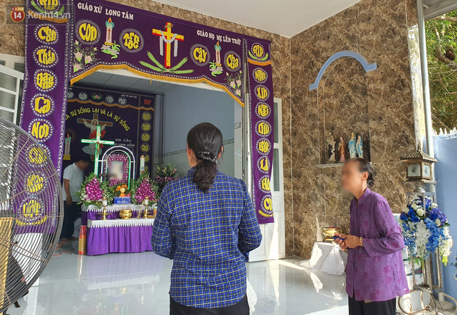 Quặn lòng đám tang bé gái 5 tuổi nghi bị hiếp dâm: Nó gọi điện hỏi ba về chưa, giờ ba về mà nó nằm đó lạnh lẽo...-10