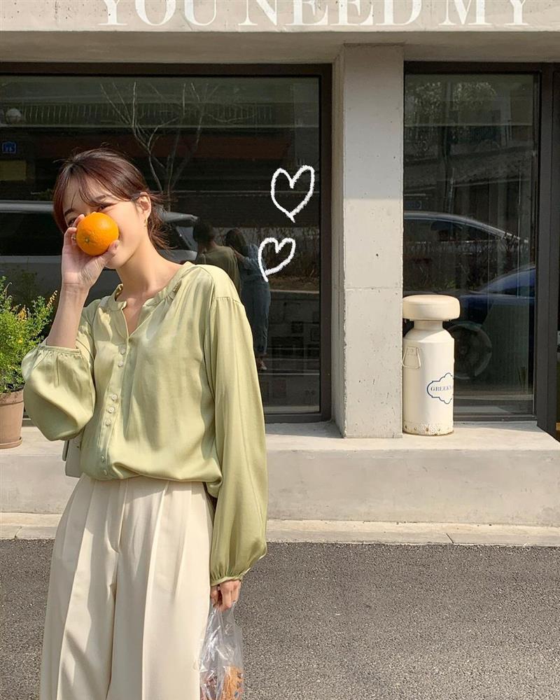 Muốn style công sở bớt nhạt, gái Hàn khuyên bạn nên thêm 4 màu sắc này vào tủ đồ-5