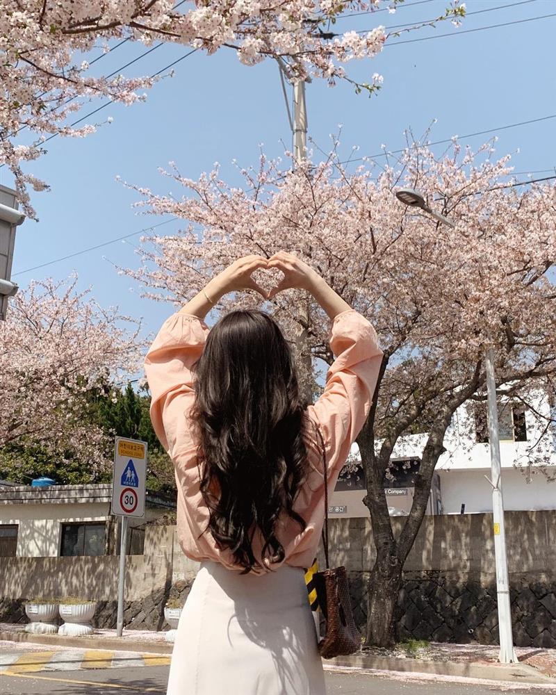 Muốn style công sở bớt nhạt, gái Hàn khuyên bạn nên thêm 4 màu sắc này vào tủ đồ-13