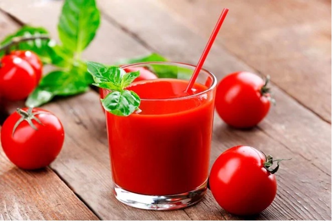 Mẹo đánh bay mùi hôi dưới cánh tay với quả cà chua-1