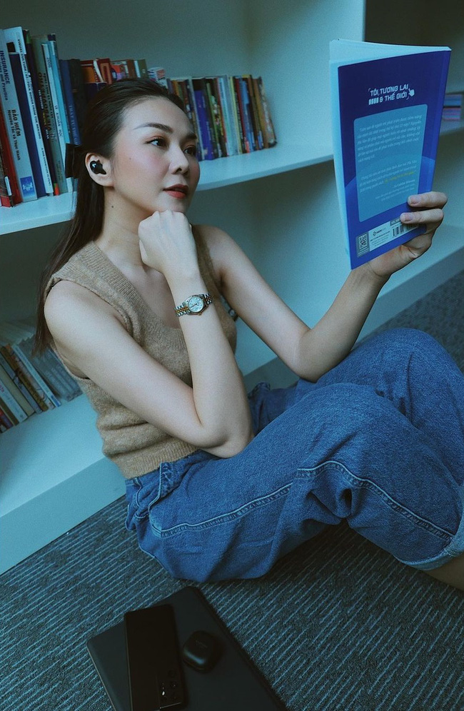 Thanh Hằng và Miranda Kerr đều mê một kiểu áo sành điệu, giúp hack từ 38 tuổi xuống còn 28-3