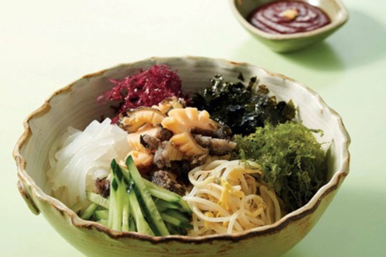 Cách làm bibimbap rong biển bào ngư ngon 'hết sảy' lại chống lão hóa và tăng cường giải độc gan