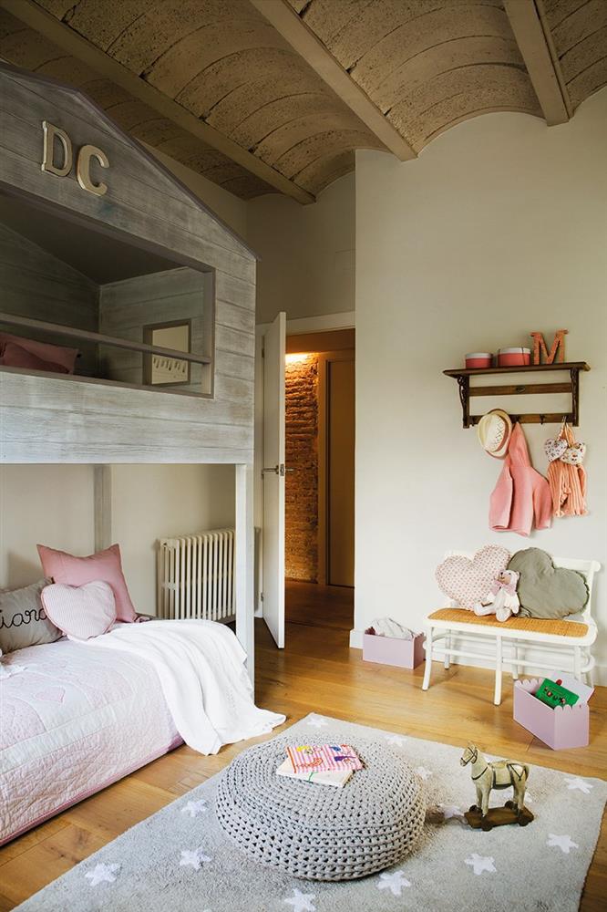 Cải tạo phòng ngủ cho bé gái: Bố mẹ chẳng cần cầu kỳ hoặc đầu tư tốn kém mà vẫn khiến con thích mê-11