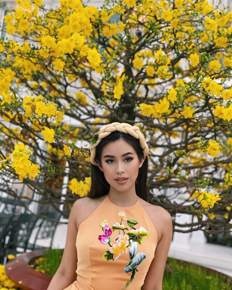 Tiên Nguyễn từ style đến makeup đều đậm chất Tây, khi để mặt mộc lộ nhược điểm nhưng vẫn được khen xinh hết lời-3