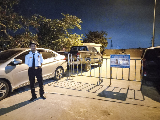 Bé gái 4 tuổi rơi từ tầng 24 chung cư ở Hà Đông xuống đất: Xác định nguyên nhân ban đầu-3