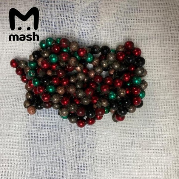 Thấy con trai đi ngoài ra máu, bố mẹ đưa đến gặp bác sĩ rồi tá hỏa khi nhìn cảnh rợn người trong bụng con-1