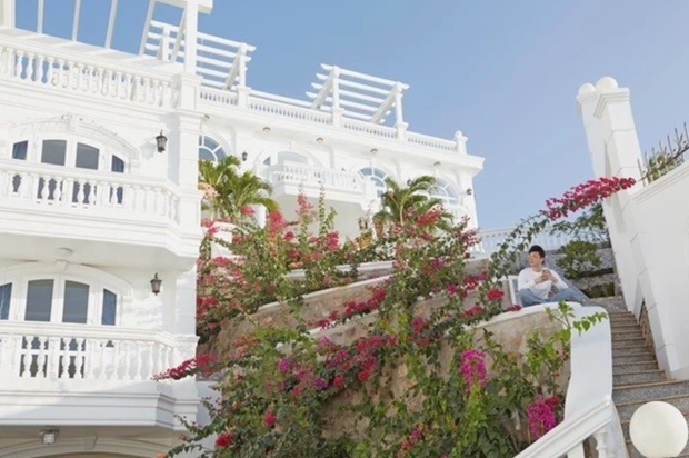 Vbiz có 3 ca sĩ là đại gia bất động sản: Người mua nhiều biệt thự không đếm xuể, người sưu tầm sổ đỏ như thú vui-6