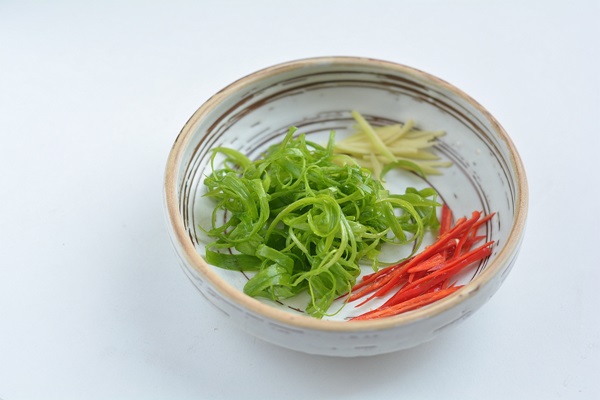 Người dùng máy tính hàng ngày nếu thường xuyên ăn loại cá này sẽ tốt hơn ăn thịt, chỉ mất 5 phút hấp là cực thơm ngon-7