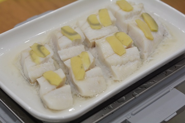 Người dùng máy tính hàng ngày nếu thường xuyên ăn loại cá này sẽ tốt hơn ăn thịt, chỉ mất 5 phút hấp là cực thơm ngon-9