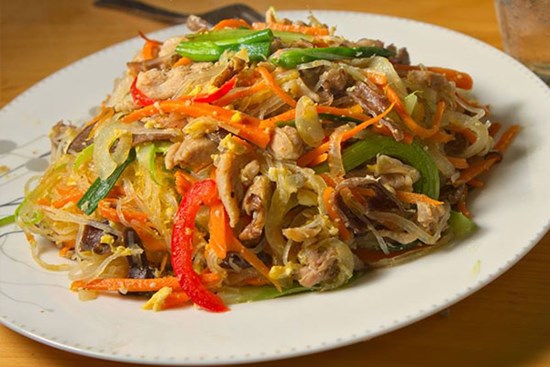 Cách làm miến xào gà thơm ngon đổi vị cho bữa tối