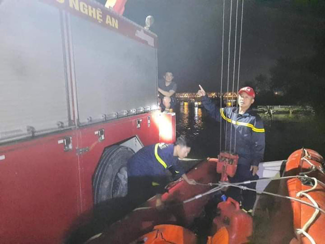 Để lại xe máy trên cầu, nam thanh niên nhảy xuống sông Lam tự vẫn-1