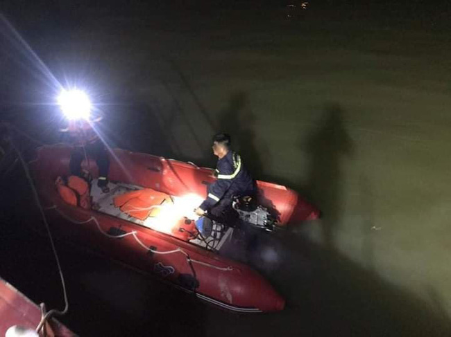 Để lại xe máy trên cầu, nam thanh niên nhảy xuống sông Lam tự vẫn-2