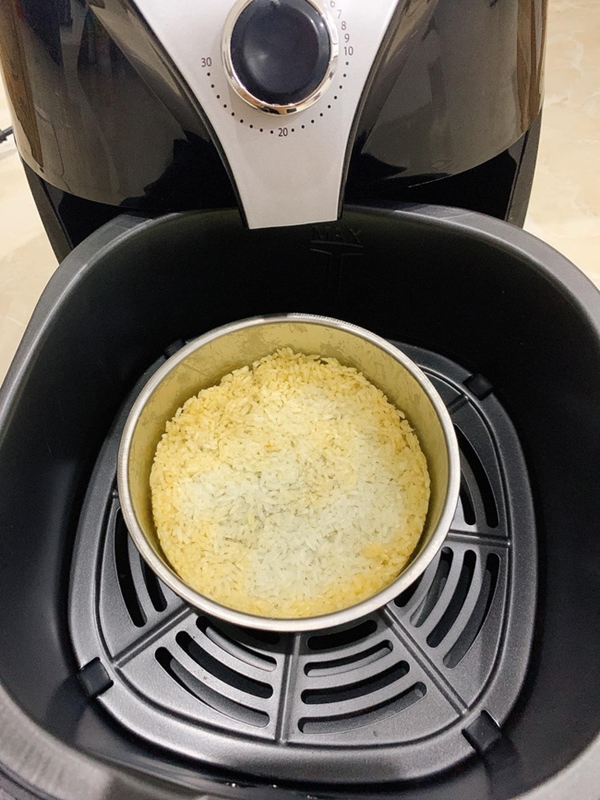 Nhà có nồi chiên không dầu mà chưa biết dùng để làm cơm cháy mỡ hành giòn rụm thì tiếc lắm các chị ơi!-3