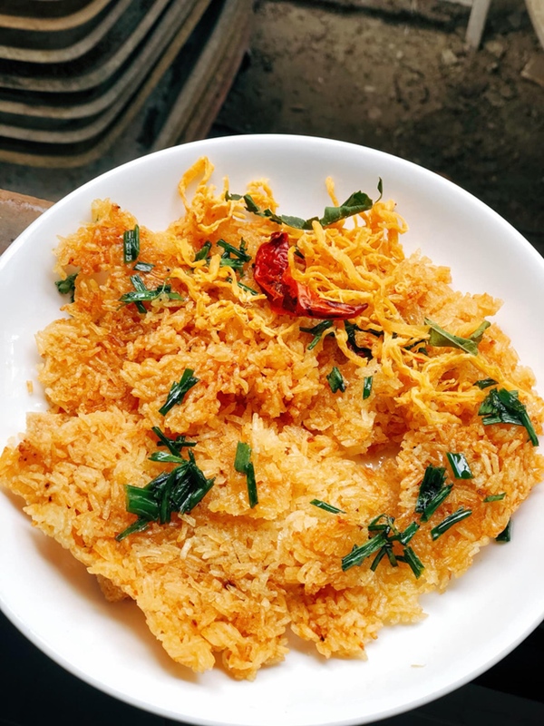 Nhà có nồi chiên không dầu mà chưa biết dùng để làm cơm cháy mỡ hành giòn rụm thì tiếc lắm các chị ơi!-5