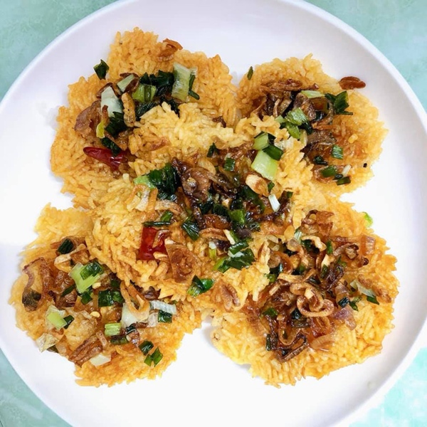 Nhà có nồi chiên không dầu mà chưa biết dùng để làm cơm cháy mỡ hành giòn rụm thì tiếc lắm các chị ơi!-12