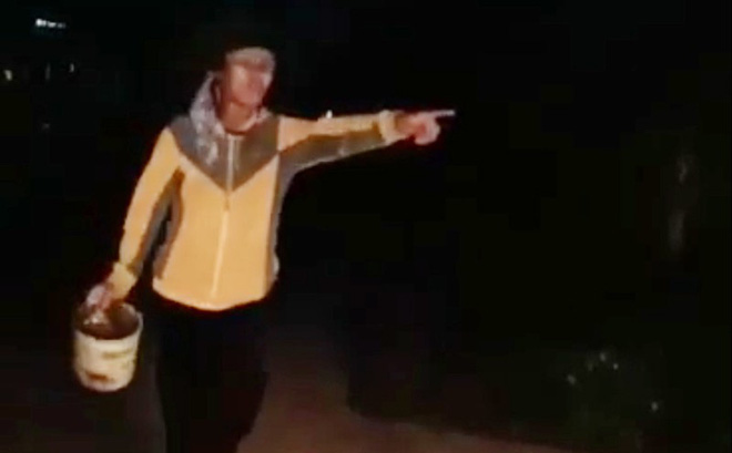 Công an vào cuộc vụ bé 2 tuổi ở Phú Yên bị người lớn đổ phân lên người để đòi nợ-1