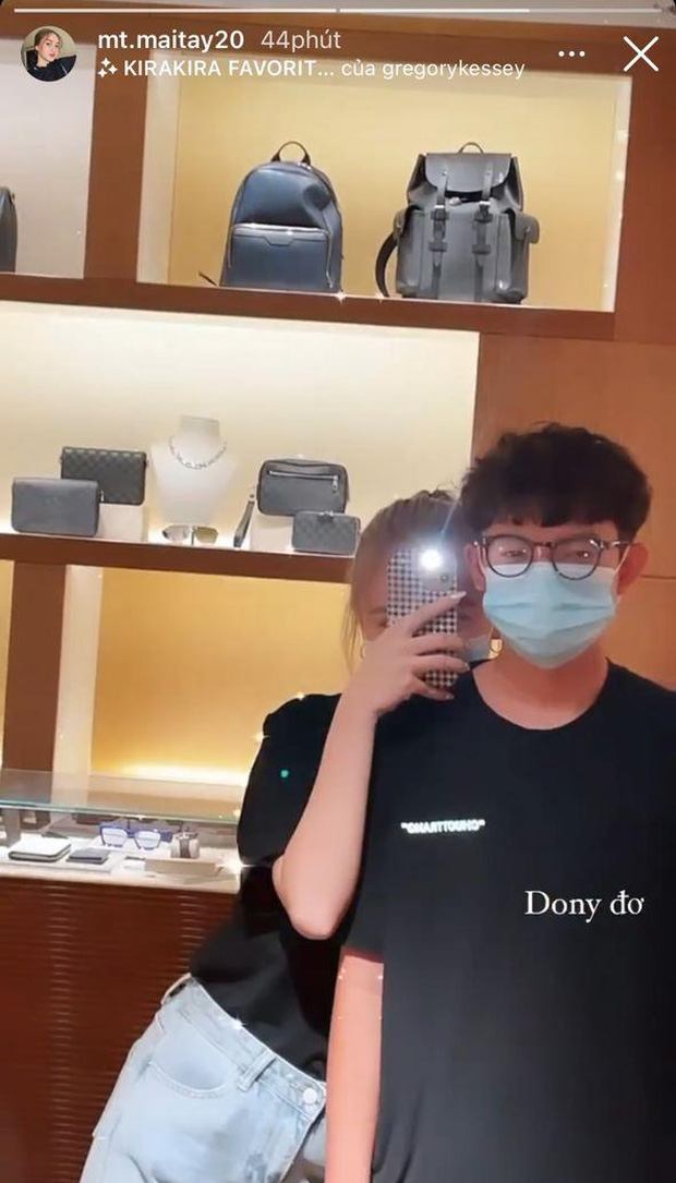 Thiếu gia Sài Gòn được mẹ dắt đi sắm sanh, hàng hiệu mà mua cả lố như mình săn đồ si-4