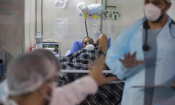 Lây nhanh hơn, chết nhiều hơn: Người trẻ chết dần ở đất nước đang có số ca tử vong đứng thứ 2 thế giới vì cơn ác mộng Covid-19-2