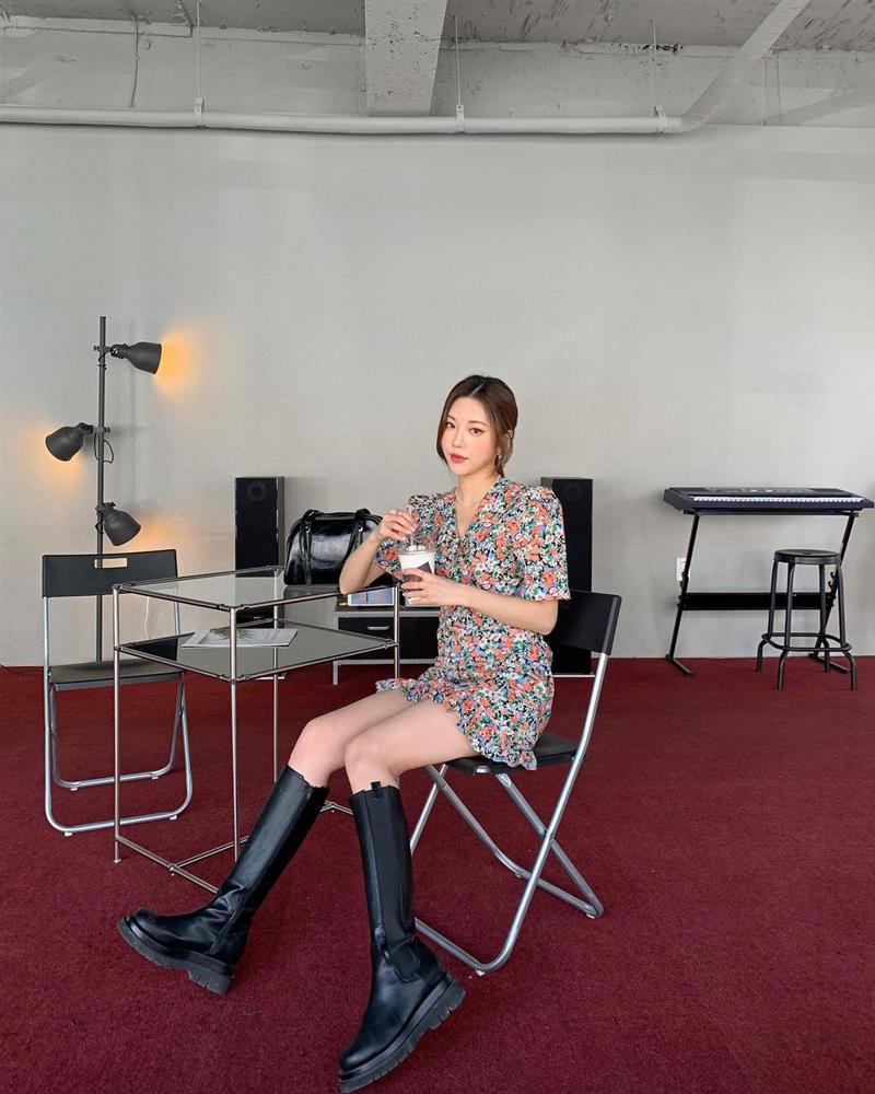 10 công thức diện váy hoa xinh mê tơi từ hội gái Hàn, phải lưu ngay để Hè này còn áp dụng-3