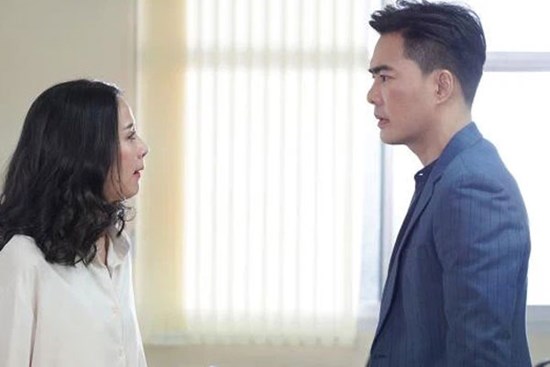Bố mẹ cho 50 triệu tiền bán đất nhưng vợ không lấy, tôi cứ nghĩ cô ấy hiếu thảo song khi về nhà, vợ lại tuyên bố một điều sốc óc