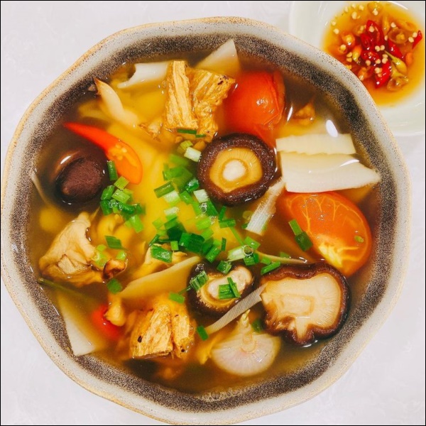 Nấu đồ ăn chay siêu đỉnh như Elly Trần, món nào cũng đầy màu sắc hấp dẫn nhưng vẫn đảm bảo thanh đạm miễn bàn-6