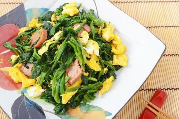 Bất kể xào rau gì, chần trước qua nước sôi hay cho giấm đều sai, hãy ghi nhớ điều này, rau sẽ có màu xanh mướt và mềm ngon hơn-3