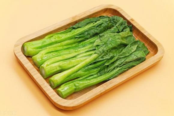 Bất kể xào rau gì, chần trước qua nước sôi hay cho giấm đều sai, hãy ghi nhớ điều này, rau sẽ có màu xanh mướt và mềm ngon hơn-5