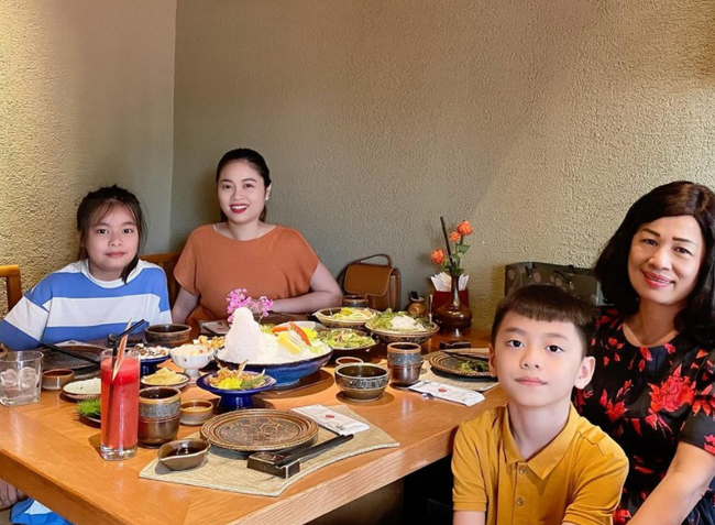 Hằng Túi bất ngờ đăng bức ảnh để đời chụp cùng mẹ chồng cũ, còn gửi lời chúc mừng vì lý do đặc biệt-1