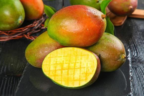 Xoài cũng được chia thành đực và cái? Học 4 bí quyết này sẽ chọn được quả nhiều thịt, ăn có vị ngọt thanh, không bị lừa khi mua-1