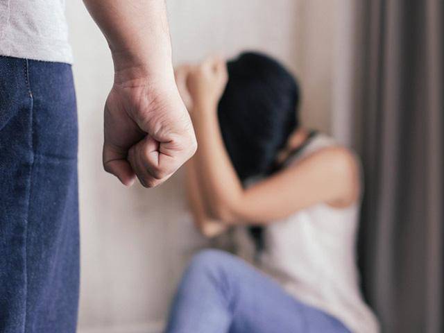 Bi kịch hôn nhân của cô gái 19 tuổi lên xe hoa và nụ hôn cuồng nhiệt đêm mưa gió thay đổi hoàn toàn thế giới quan-2