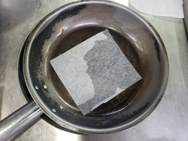 Chỉ dùng 1 tờ giấy đảm bảo 100% các món chiên rán sẽ không bị dính chảo-2