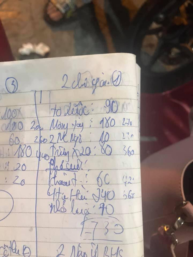 Nghỉ lễ chọn ra hồ Tây lộng gió ăn ốc lề đường, đến khi nhìn thấy hóa đơn kê giá 730k, hai cô gái tưởng đâu trúng gió sốc đến đơ người-2