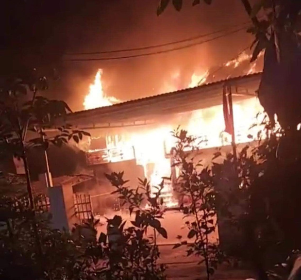 Cãi nhau với vợ, chồng xả khí gas đốt ngôi nhà gỗ trị giá nửa tỷ đồng-1